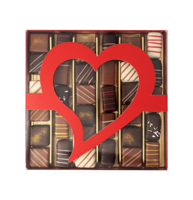 Assortiment de pralinés bio, boite coeur
