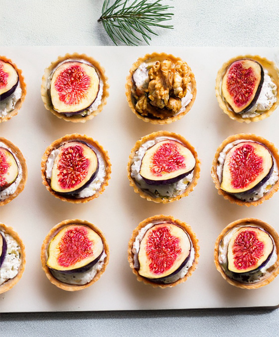 Mini-tartelettes à l'épeautre, crème de féta, pomme Granny Smith et figue