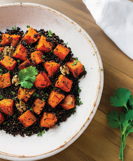 Quinoa noir aux courges rôties et cerneaux de noix